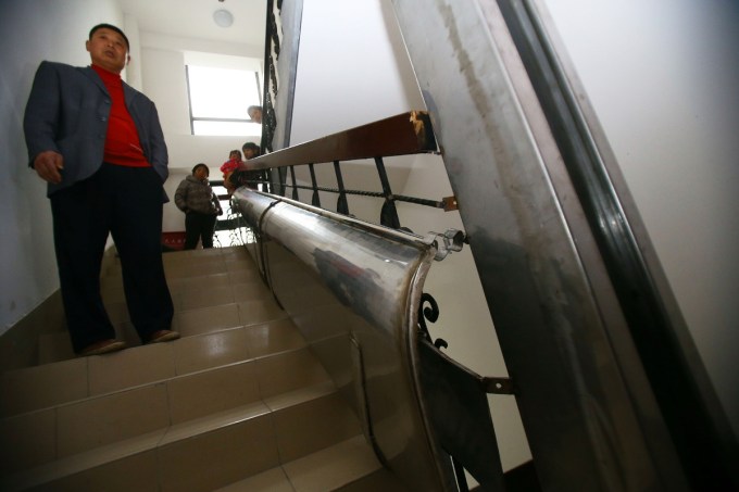 slide_286374_2222704_free